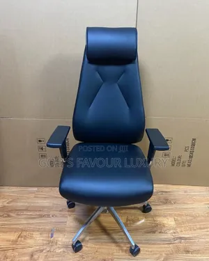 Executive Swivel Office Chair.