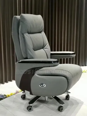 Executive Swivel Office Chair.