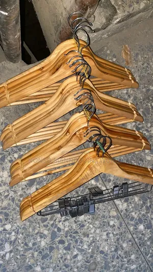 High Quality Wooden Hangers With Clips