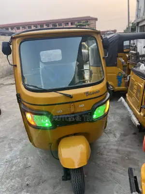 TVS King Cargo 2023 Yellow