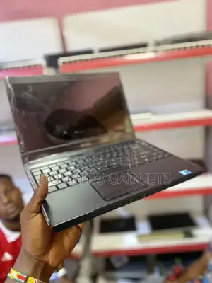 Laptop Dell Vostro 3300 4GB Intel Core i5 HDD 320GB