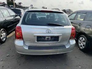 Toyota Avensis 1.8 VVT-i 2006 Silver