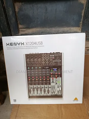 Behringer Xenyx X1204usb Mixer