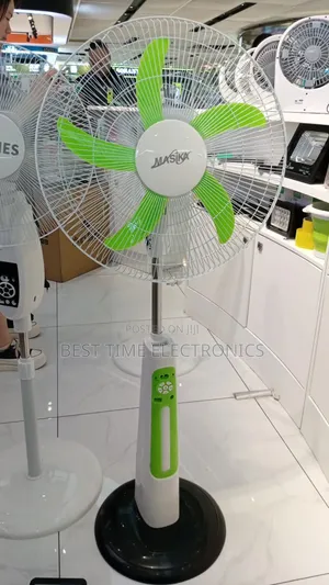 Masika 18" Solar Rechargeable Standing Fan With Bulbs