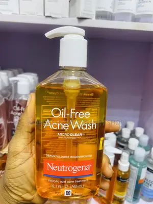 Neutrogena Oil-Free Acne Wash (With Salicylic Acid)