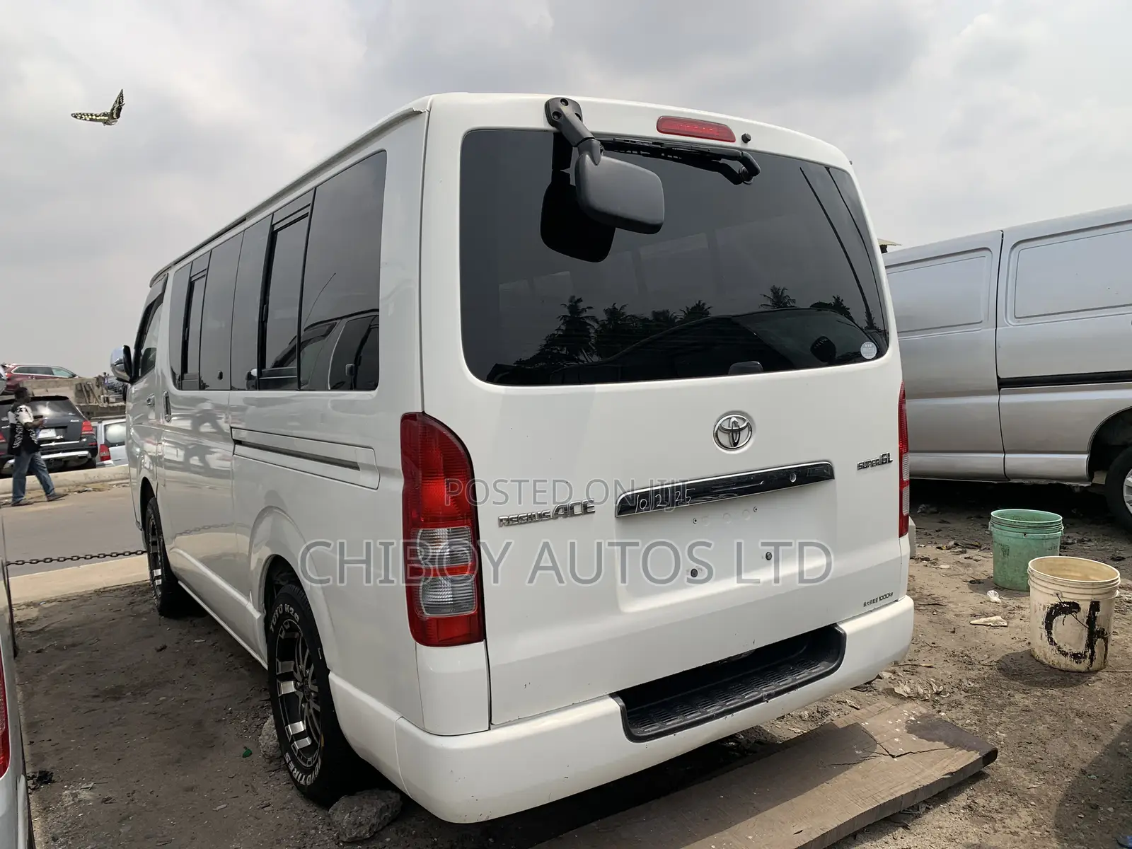 Toyota Regius 2012 White