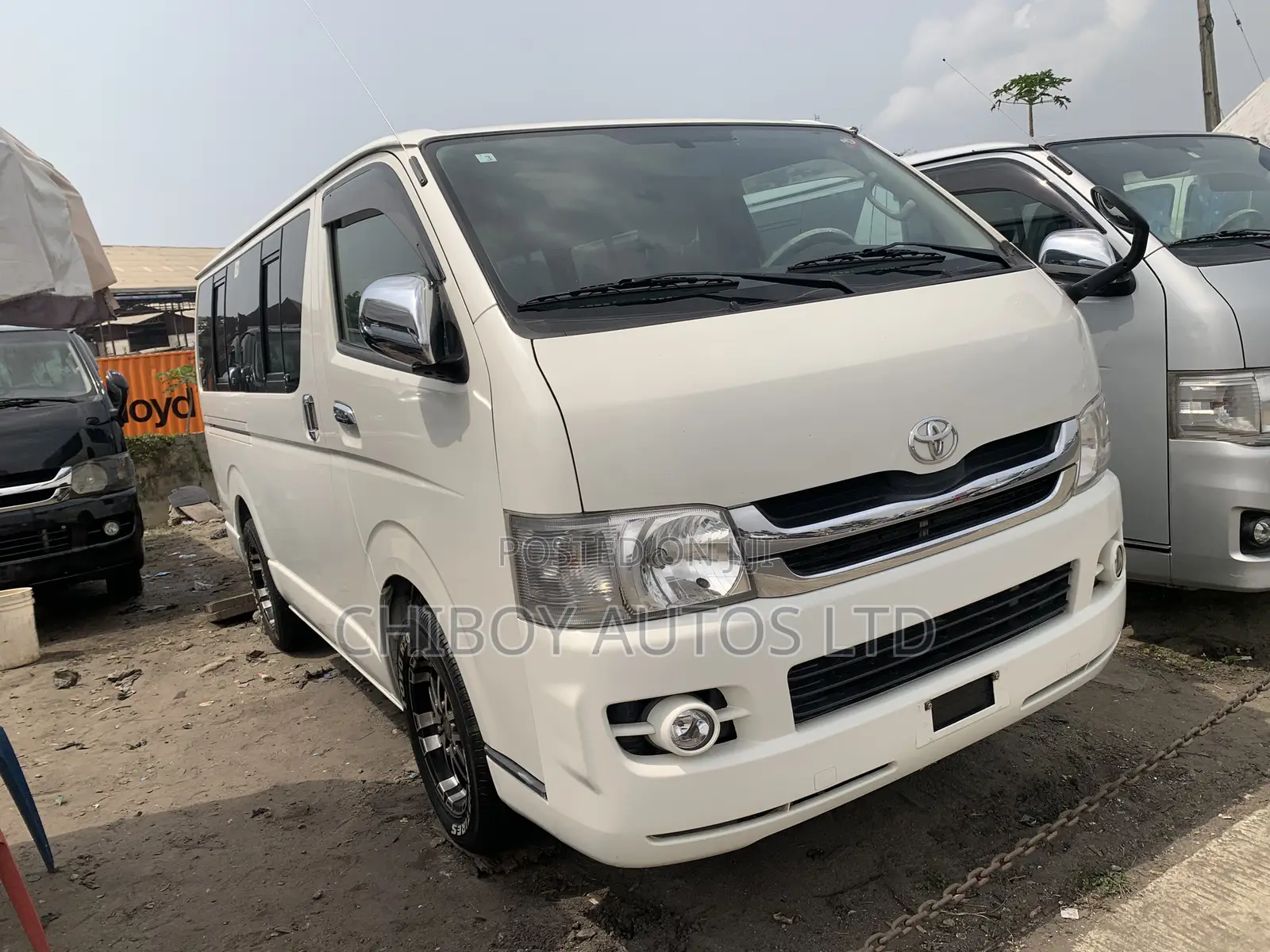 Toyota Regius 2012 White