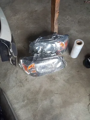 Toyota Highlander 05 Headlamp Set