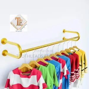 High Quality Wall Mounted Clothing Rack