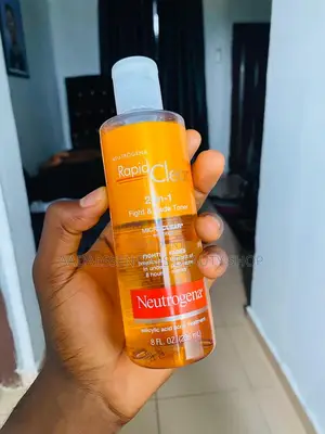 Neutrogena Rapid Clear 2 in 1 Fight Fade Toner