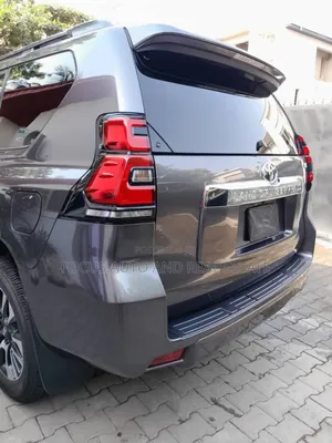 Toyota Land Cruiser Prado 2021 Gray