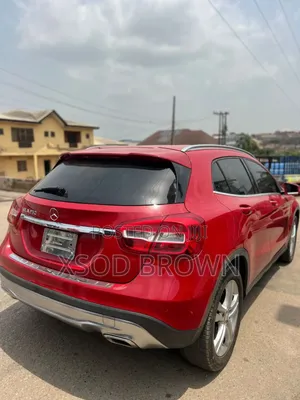 Mercedes-Benz GLA 250 2015 Red