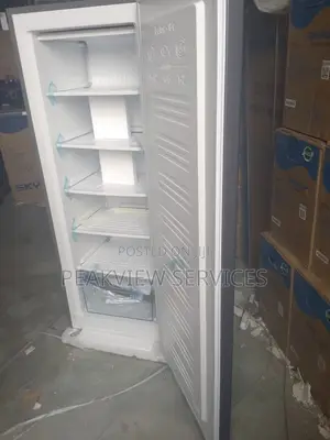 Skyrun 180l Upright Freezer - Ideal for Home Business Use