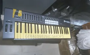 Uk Used Novation Lunchkeys49 Midi