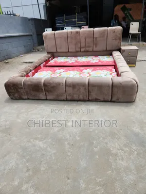 7by6 Padded Upholstery Bed With One Side Drawer