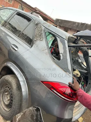 Gle450 2022 Suv Rear Vent Glass Available