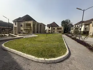 6bdrm Duplex in Asokoro for sale