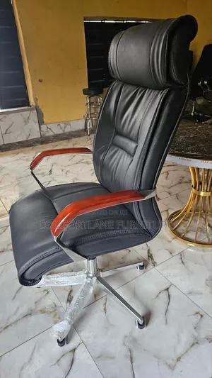 Boss Office Swivel Chair