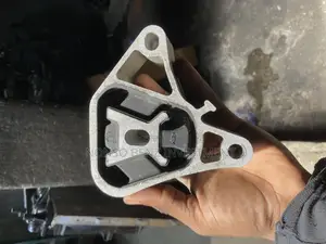 Engine Seat Cla, Gla