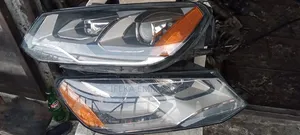 Headlights Volkswagen Touareg 2013