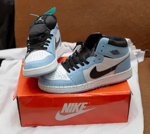 Nike Air Jordan 1 Retro High University Blue