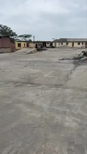 3 Bay Warehouses Fenced Gated Offices Staff Quarter