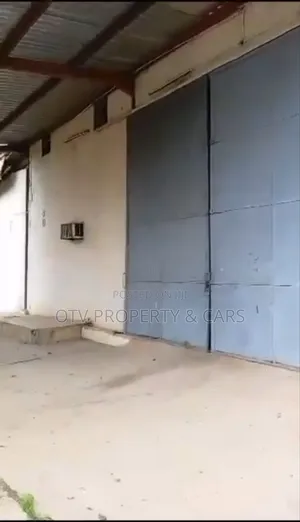 For Sale 5 Bay Warehouse With 4 Nos of 3 Bedrooms Duplex