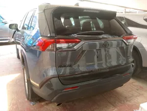 Toyota RAV4 XLE Premium FWD 2020 Gray