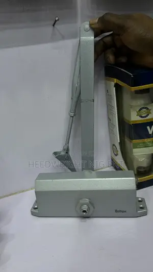 Briton Small Heavy Duty Door Closer
