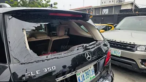 Gle350 2016 Back Glass Available We Deliver Install