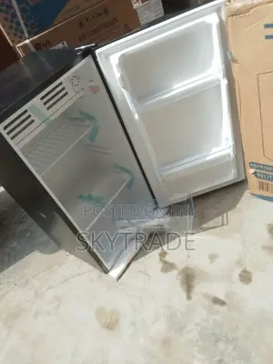 Availabel 90l Single Door 2 Shelves Refrigerator+ (Key)