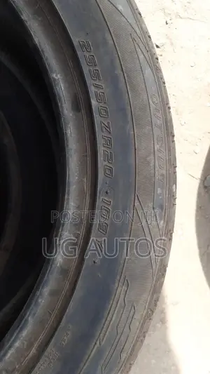Tyre 255/50r20