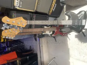 Original Uk Used 4 Strings Bass Guitars