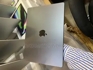 New Apple MacBook Pro 2023 M3 14-Inch 18GB Apple M3 Pro SSD 512GB