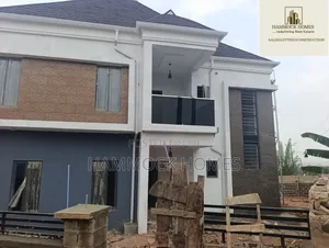 4bdrm Duplex in Jericho Gra for sale