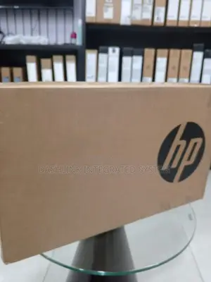 New Laptop HP 250 G10 8GB Intel Core I7 SSD 512GB