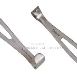 High Quality Surgical Retracting Instrument