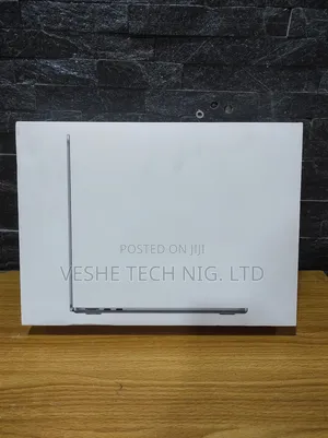 New Laptop Apple MacBook Air 2024 M3 13-inch 16GB Apple M3 SSD 256GB