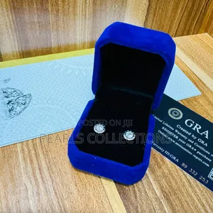 Vvs1 Diamond Stud Earrings
