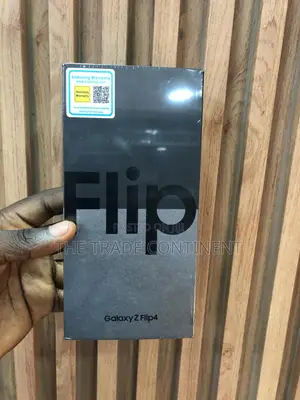 New Samsung Galaxy Z Flip4 256 GB