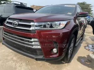 Toyota Highlander XLE 4dr SUV AWD (3.5L 6cyl 6A) 2015 Burgundy