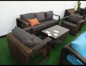 Morden Outdoor 5 Seaters Couch With Cushion