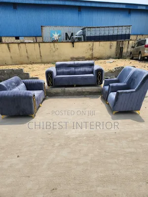 Luxury 7 Seaters Upholstery Padded Sofa