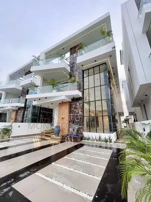 5bdrm Duplex in Chevron for sale