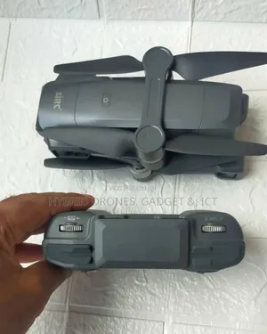 F22s Profesional Drone Wit Obstacle Avoidance + 2 Battery