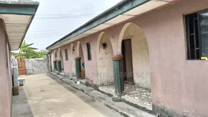 8bdrm Block of Flats in Oyibo , Rivers State, Oyigbo for sale