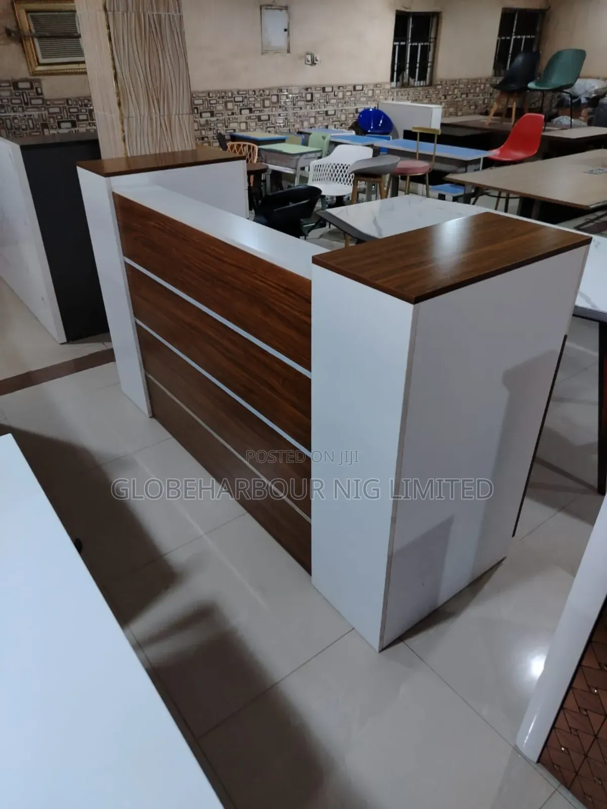Luxury High-Quality Receptionist Table