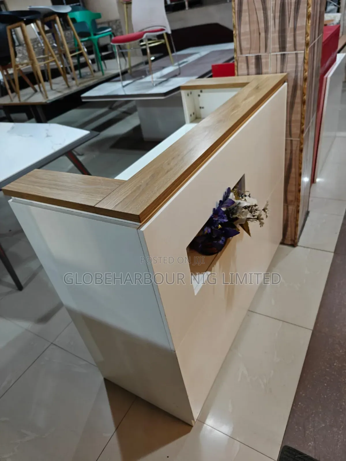 Luxury High-Quality Receptionist Table