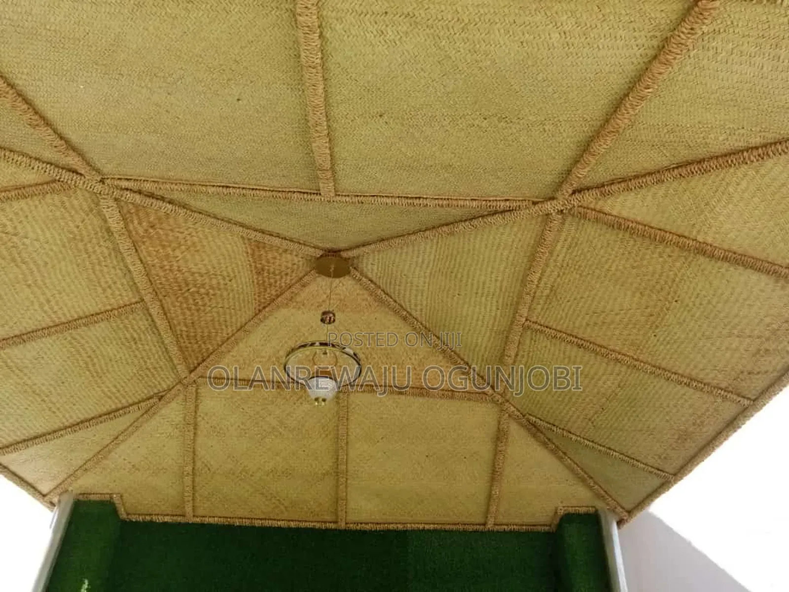 Bush Bar, Gazebo Hut