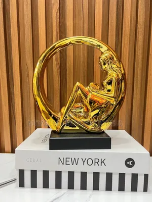 Figurine Ornament for Center Pieces Decor .29,000